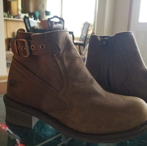 Cat Leather booties with heel - Picture 3 of 3